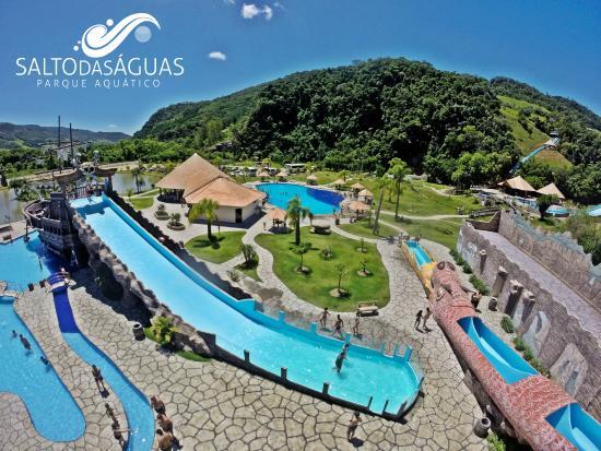 Salto das Águas Parque Aquático